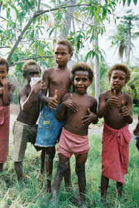Children_at_Rabaul_2_medium.jpg (44740 oCg)