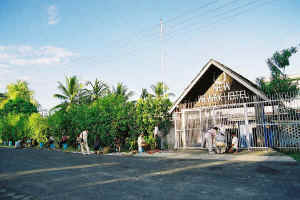 Uewak_hotel_medium.jpg (36614 �o�C�g)