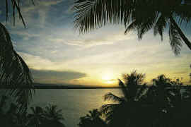 Uewak_yuuhi_medium.jpg (25575 �o�C�g)