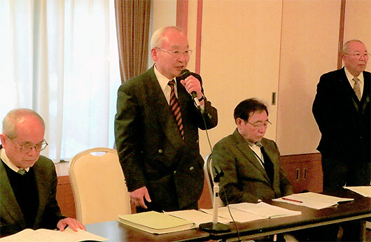 総会で挨拶する本田昌彦会長